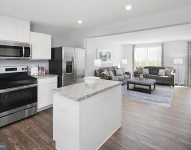 112 Hamilton Lane - Photo Thumbnail 3
