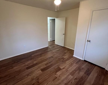 899 N 3rd Street - Photo Thumbnail 9