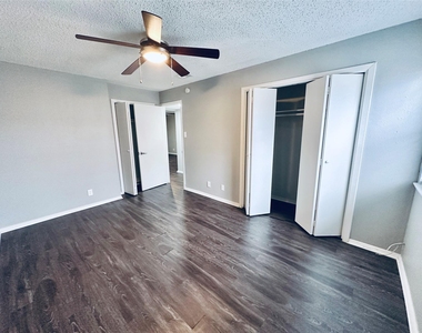 5507 Rose Hill Cir - Photo Thumbnail 11