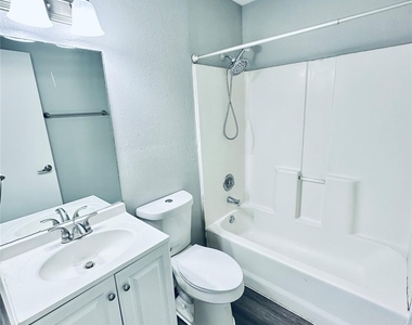5507 Rose Hill Cir - Photo Thumbnail 16