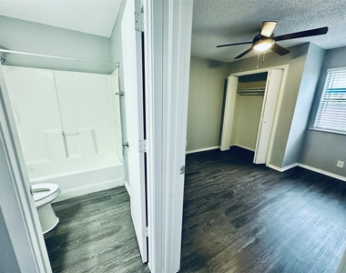 5507 Rose Hill Cir - Photo Thumbnail 13