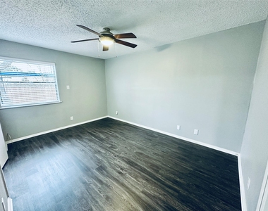 5507 Rose Hill Cir - Photo Thumbnail 10