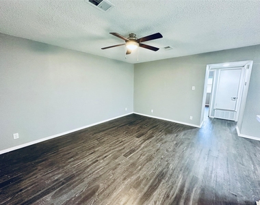 5507 Rose Hill Cir - Photo Thumbnail 1