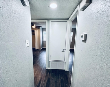 5507 Rose Hill Cir - Photo Thumbnail 9