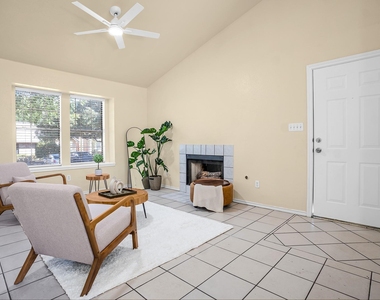 11901 Swearingen Dr - Photo Thumbnail 12