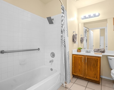 11901 Swearingen Dr - Photo Thumbnail 5