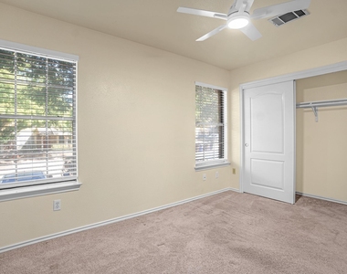 11901 Swearingen Dr - Photo Thumbnail 17