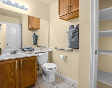 11901 Swearingen Dr - Photo Thumbnail 6