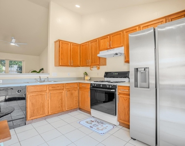 11901 Swearingen Dr - Photo Thumbnail 4