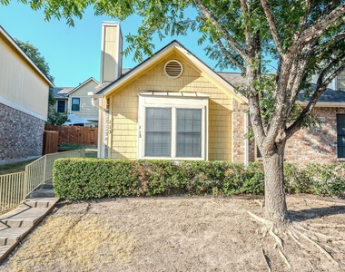 11901 Swearingen Dr - Photo Thumbnail 14