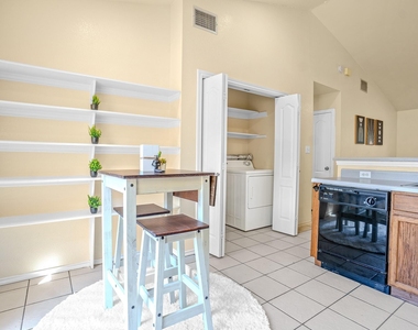 11901 Swearingen Dr - Photo Thumbnail 10