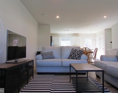 30155 Creekview Circle - Photo Thumbnail 4