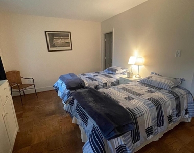 3221 Sutton Place Nw - Photo Thumbnail 20