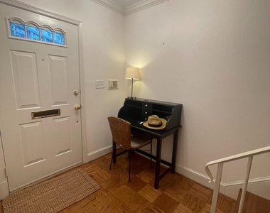 3221 Sutton Place Nw - Photo Thumbnail 10