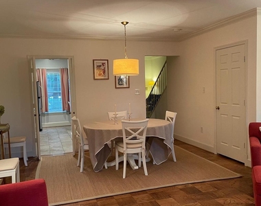 3221 Sutton Place Nw - Photo Thumbnail 5