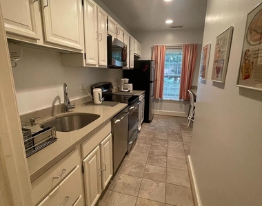 3221 Sutton Place Nw - Photo Thumbnail 6