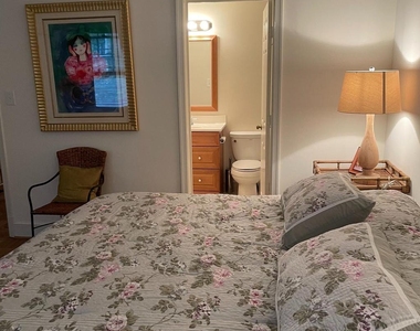 3221 Sutton Place Nw - Photo Thumbnail 14