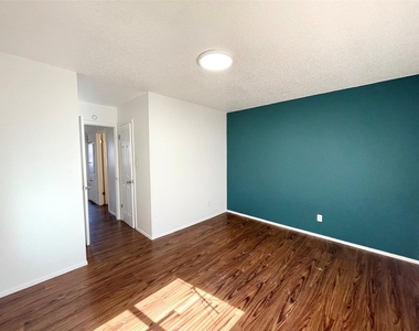 8208 Sam Rayburn Dr - Photo Thumbnail 11