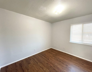 8208 Sam Rayburn Dr - Photo Thumbnail 18