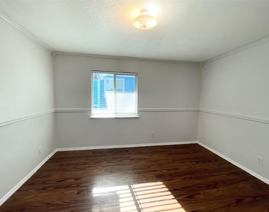 8208 Sam Rayburn Dr - Photo Thumbnail 17