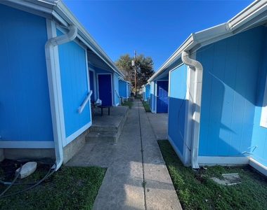 8208 Sam Rayburn Dr - Photo Thumbnail 3