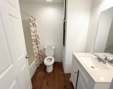8208 Sam Rayburn Dr - Photo Thumbnail 10