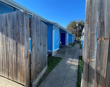 8208 Sam Rayburn Dr - Photo Thumbnail 2