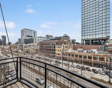 1000 W Washington Boulevard - Photo Thumbnail 4