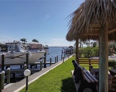 4010 Se 20th Place - Photo Thumbnail 22