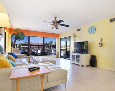 4010 Se 20th Place - Photo Thumbnail 9