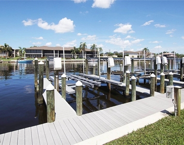 4010 Se 20th Place - Photo Thumbnail 5