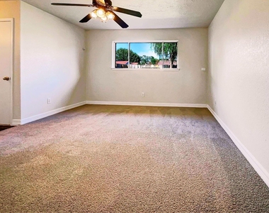 7422 Breccia Drive - Photo Thumbnail 8