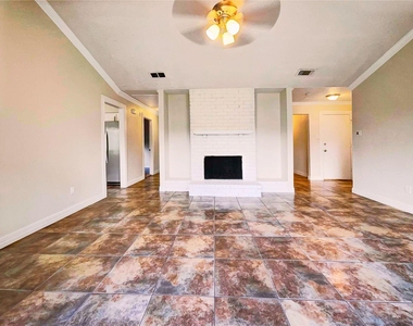 7422 Breccia Drive - Photo Thumbnail 2