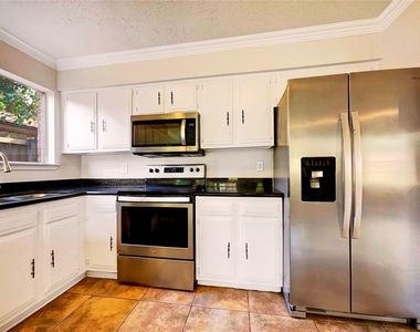 7422 Breccia Drive - Photo Thumbnail 3
