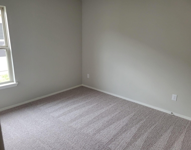 14930 Dane Ct - Photo Thumbnail 12
