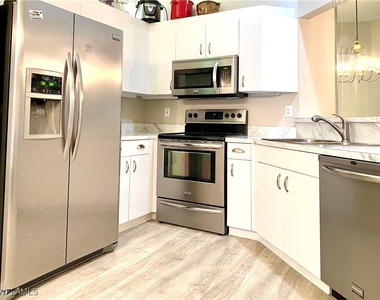 3745 Fieldstone Boulevard - Photo Thumbnail 6