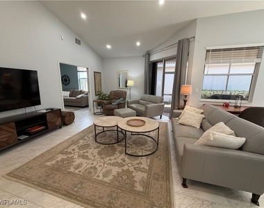 5950 Almaden Drive - Photo Thumbnail 15