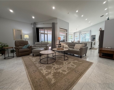 5950 Almaden Drive - Photo Thumbnail 14