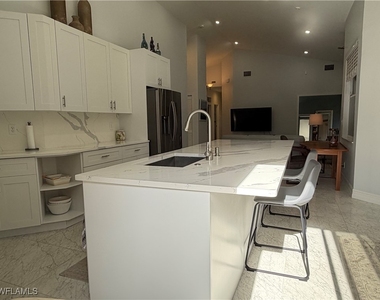 5950 Almaden Drive - Photo Thumbnail 9