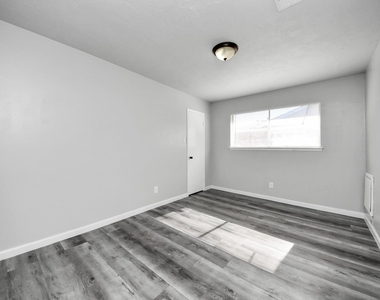 8011 La Roche Lane - Photo Thumbnail 33