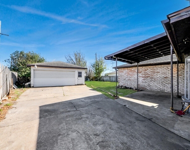 8011 La Roche Lane - Photo Thumbnail 38