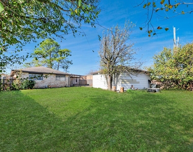 8011 La Roche Lane - Photo Thumbnail 40