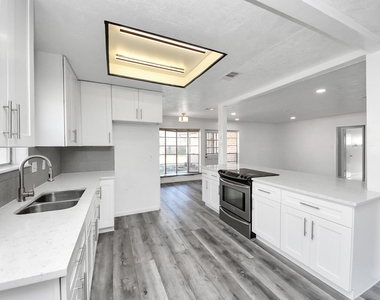 8011 La Roche Lane - Photo Thumbnail 18