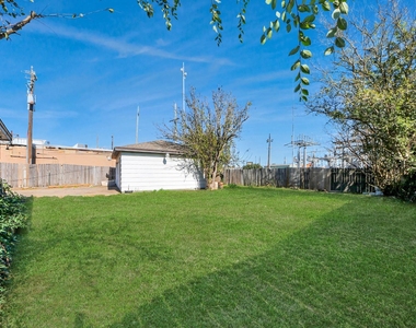 8011 La Roche Lane - Photo Thumbnail 41