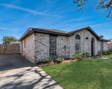8011 La Roche Lane - Photo Thumbnail 6