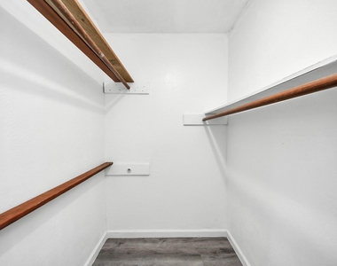 8011 La Roche Lane - Photo Thumbnail 30