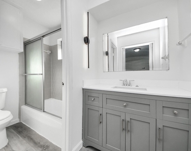 8011 La Roche Lane - Photo Thumbnail 31
