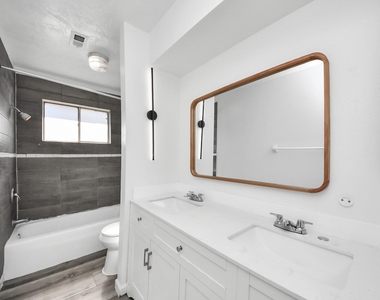 8011 La Roche Lane - Photo Thumbnail 34