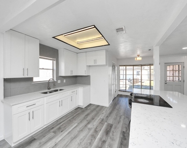 8011 La Roche Lane - Photo Thumbnail 19