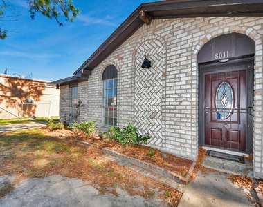 8011 La Roche Lane - Photo Thumbnail 7